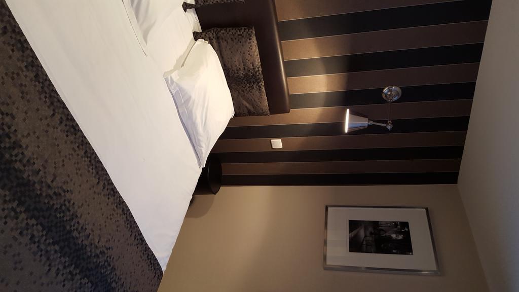 Logis Hotel Les Sapins Le Ménil Εξωτερικό φωτογραφία