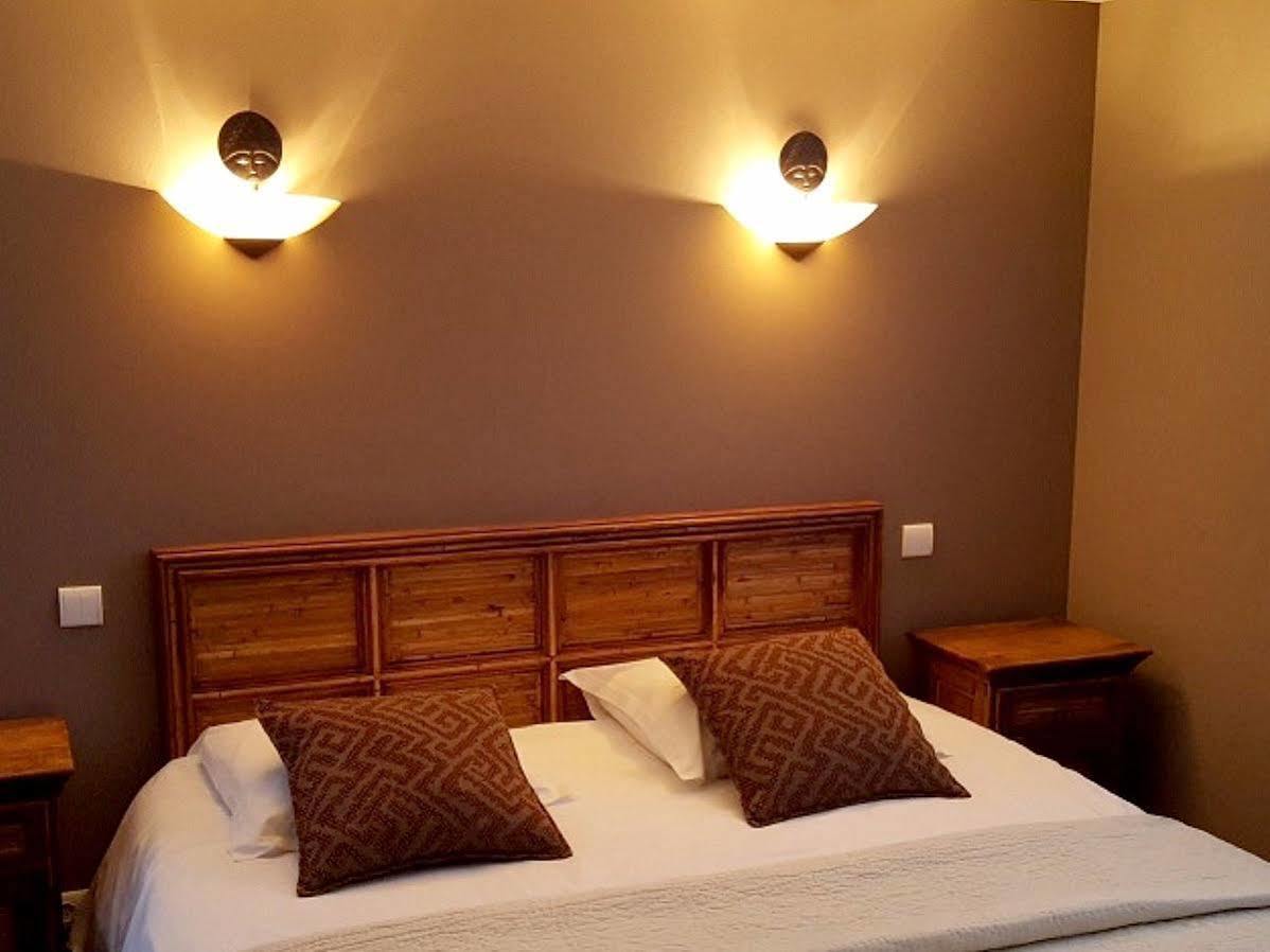 Logis Hotel Les Sapins Le Ménil Εξωτερικό φωτογραφία